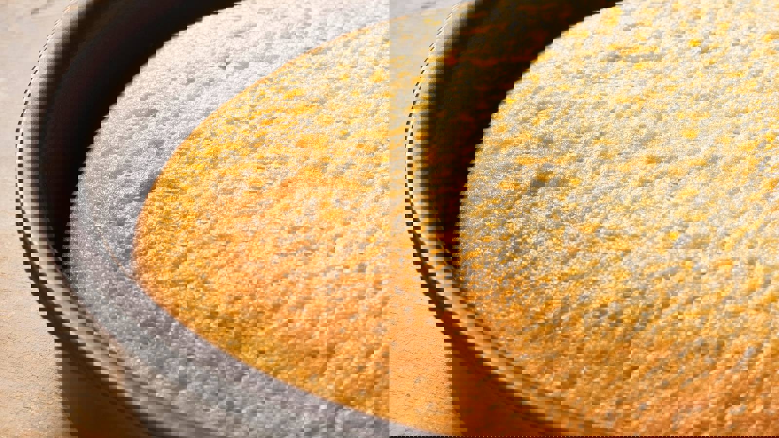 Cake in tin rising