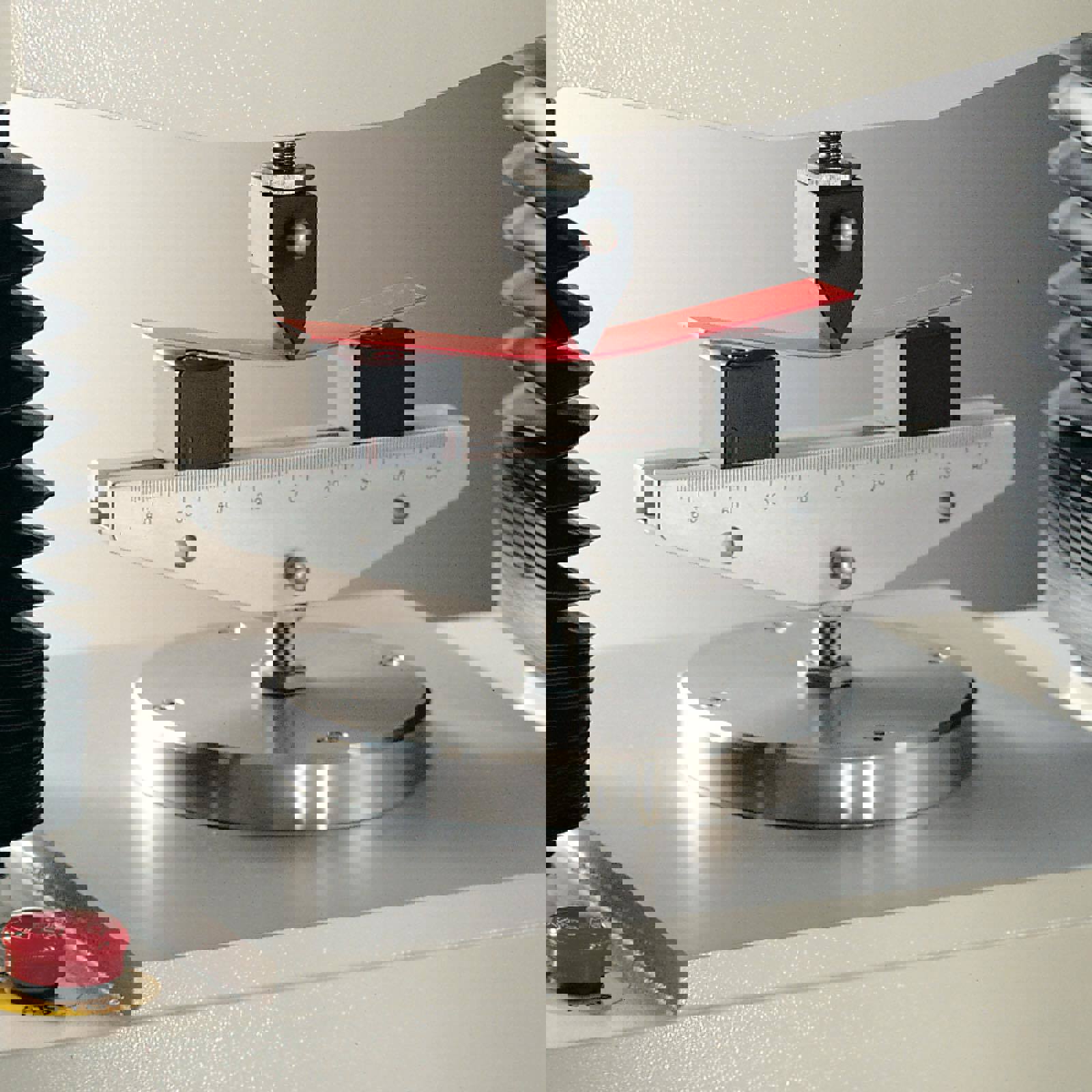 Three Point Bend Rig testing plastic material