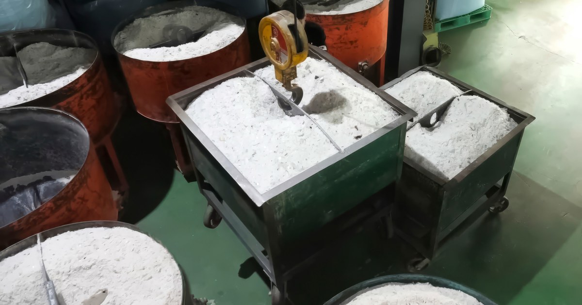 Industrial powder flow testing: chemicals, additives and mineral ...