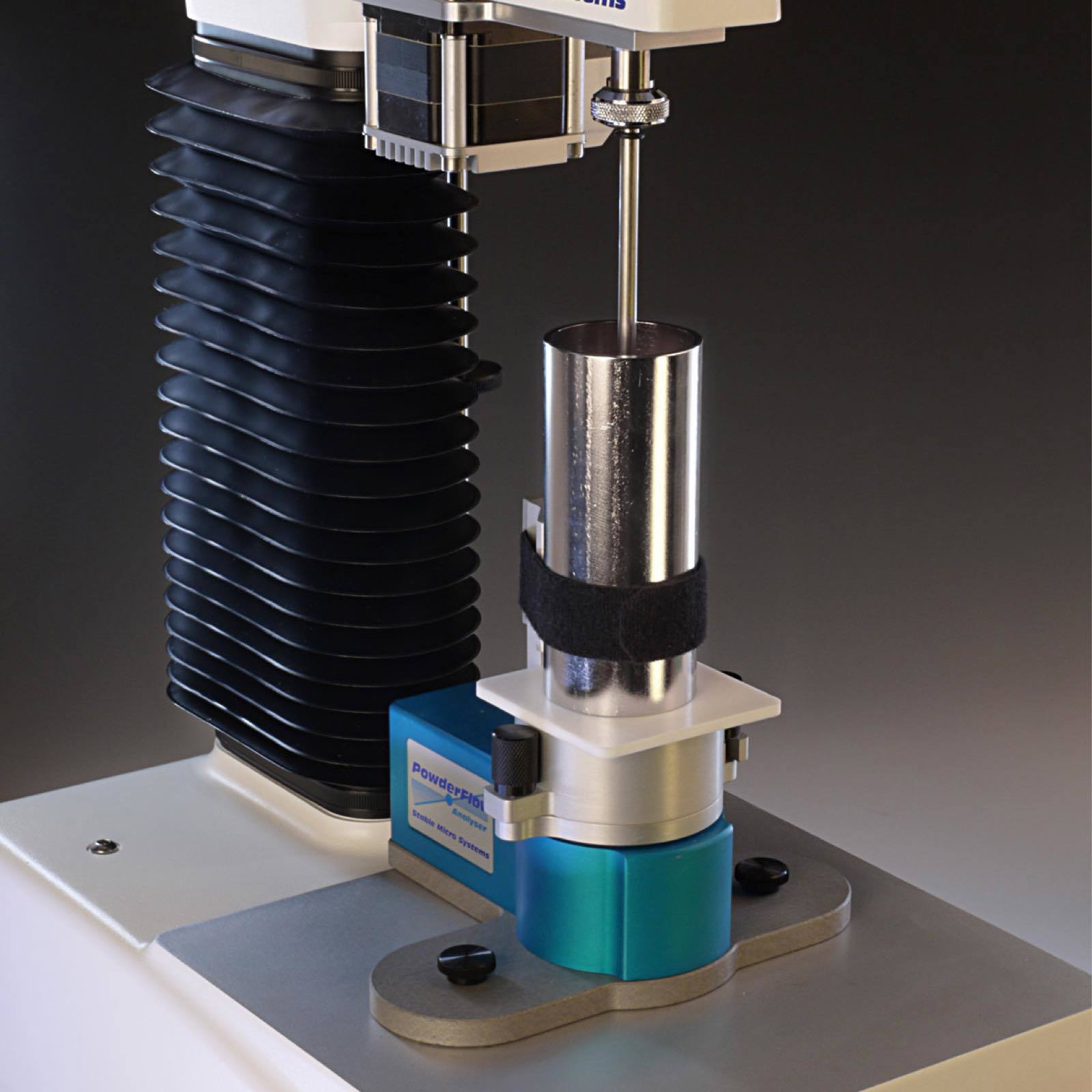Caking Test Section Consolidation and caking test - measuring post-storage restart ...